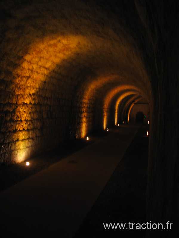 2011_CVAAM_35ans_8_Fort_des_Rousses (54).JPG - 35 Ans du CVAAM, sortie dans le Doubs et le Jura, du 26 Avril au 1er Mai 2011, Le Fort des Rousses, caves d'affinage Juraflore